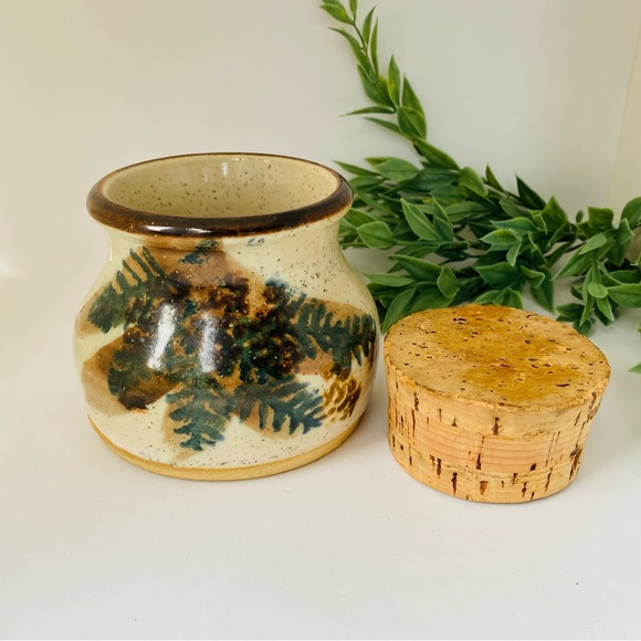 Vintage Handmade Lidded Pottery Jar Signed B. Walsh Speckled Leaf Fern Pine Cone - Picture 8 of 10